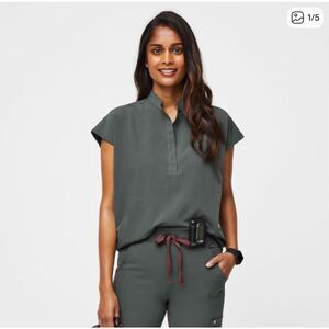 Figs Bonsai Rafaela top and Zamora Joggers size L/T uniform scrub set